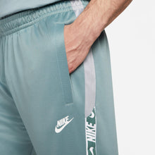 Load image into Gallery viewer, Nike Repeat Logo Jogger Aviator Grey
