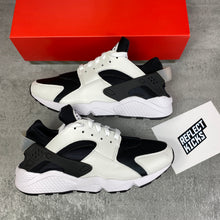 Load image into Gallery viewer, Nike Air Huarache OG Orca 2021
