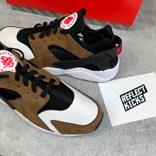 Load image into Gallery viewer, Nike Air Huarache LE Bison 2021
